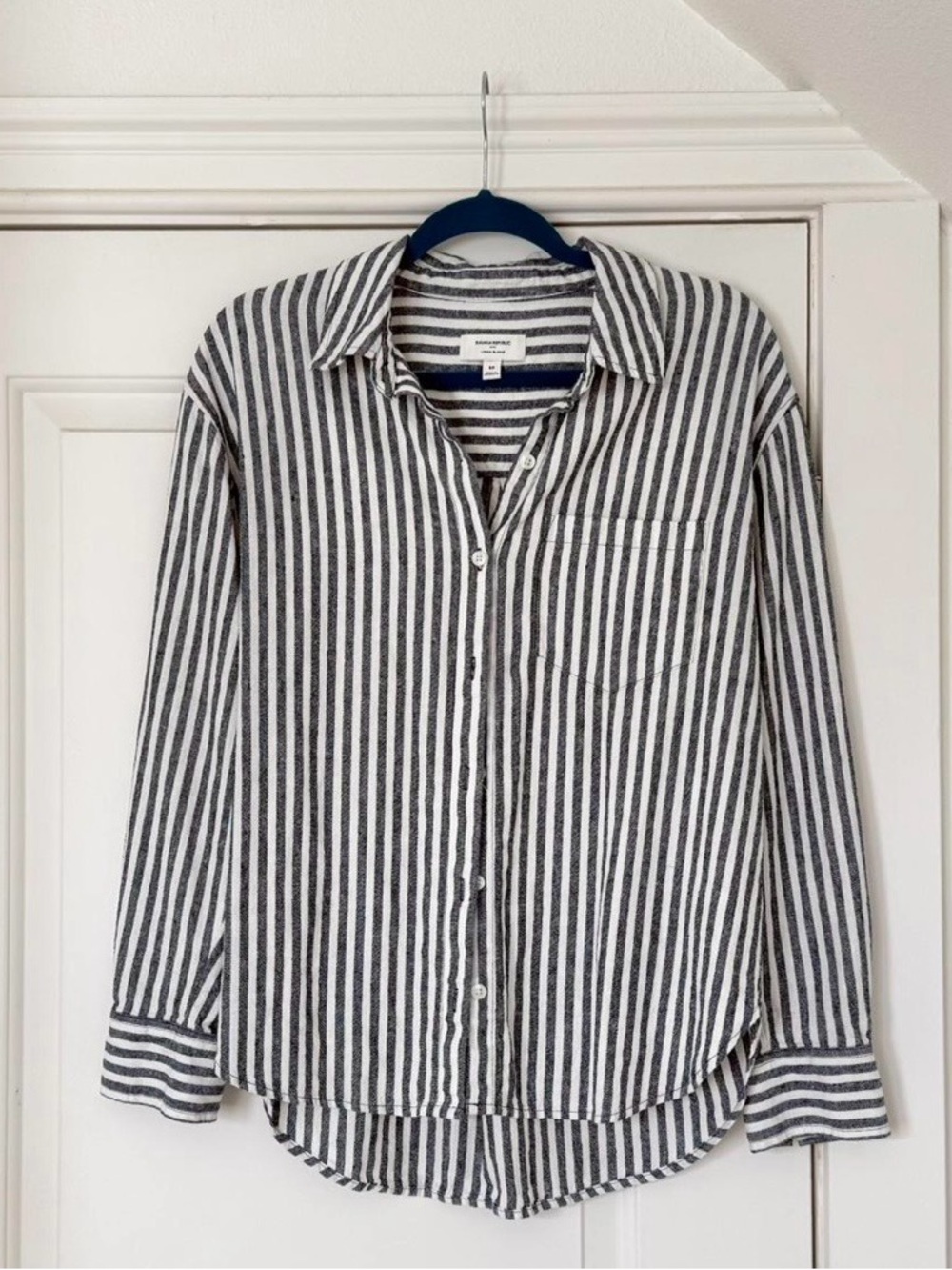 Banana Republic Blue & White striped linen button down blouse - Picture 2 of 8
